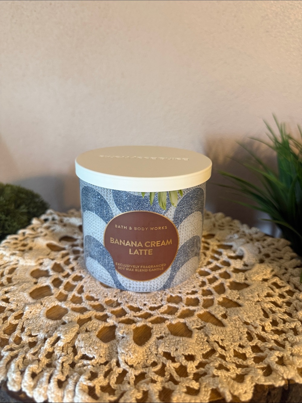 Bath & Body Works Banana Cream Latte Candle - Cream & Blue